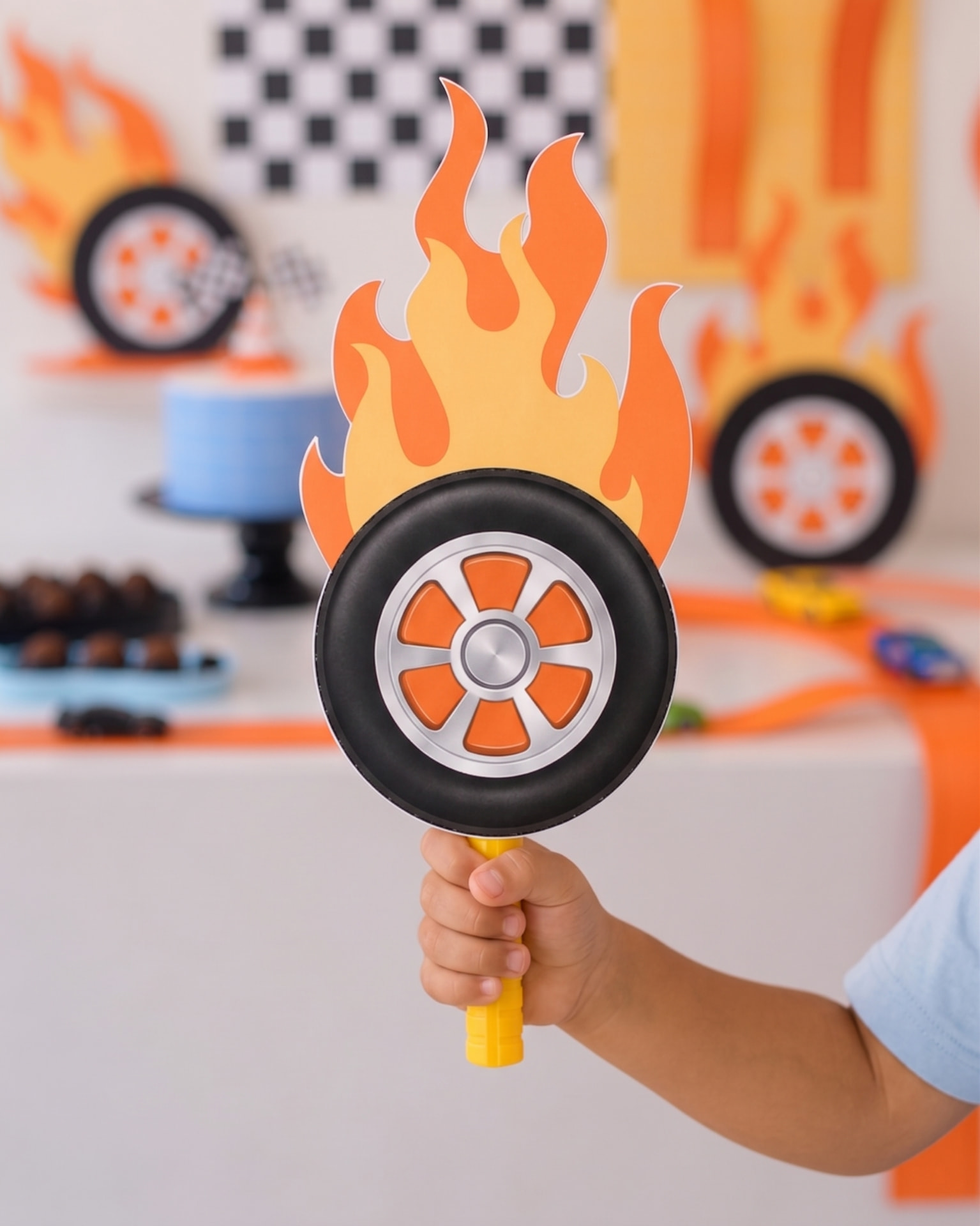 Lembrancinha modelo Roda com Fogo para festa de carrinhos